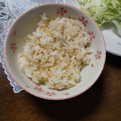 玄米ごはん、体にいいですね♪
食べごたえあって美味しいです。
